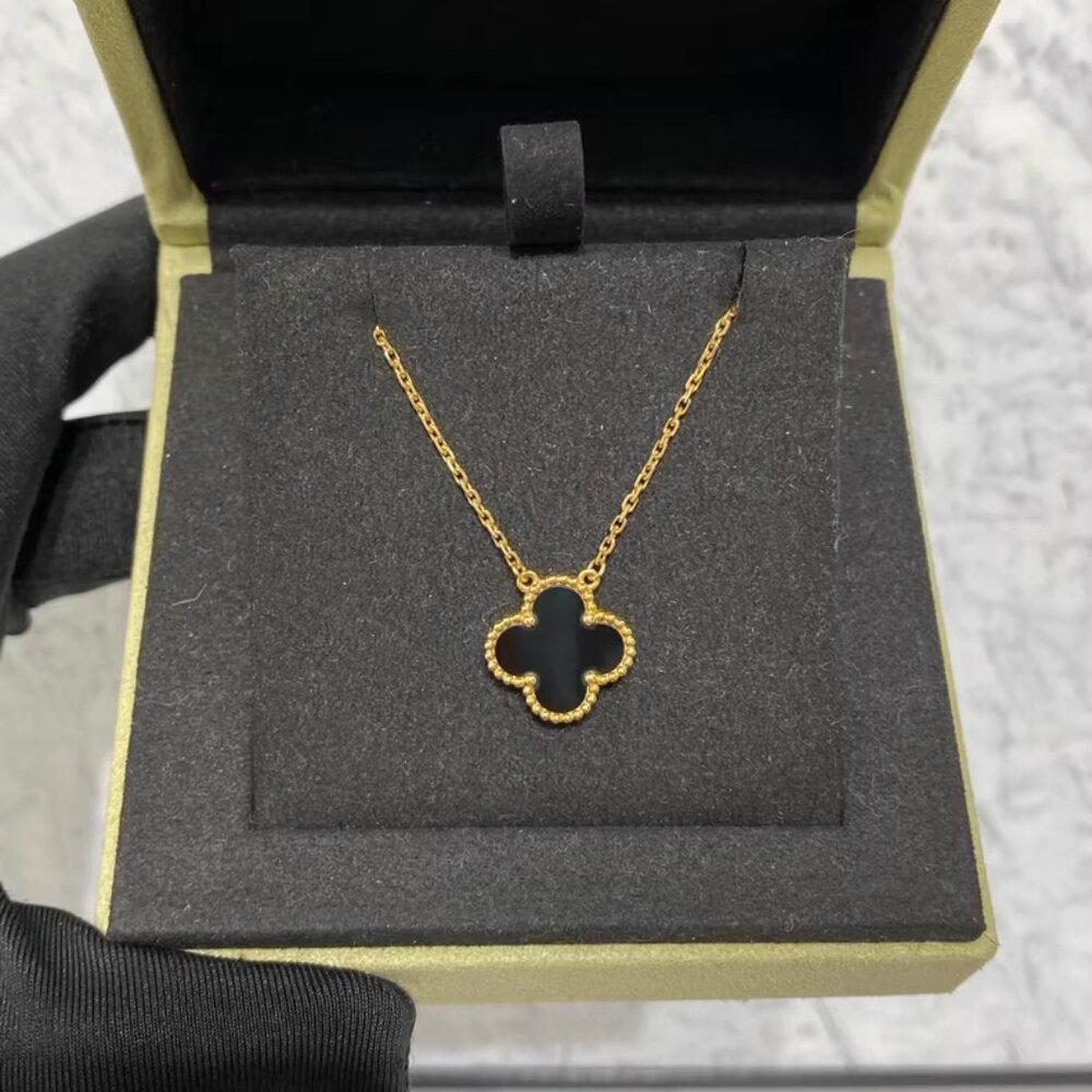 Van Cleef & Arpels Fashion Necklace